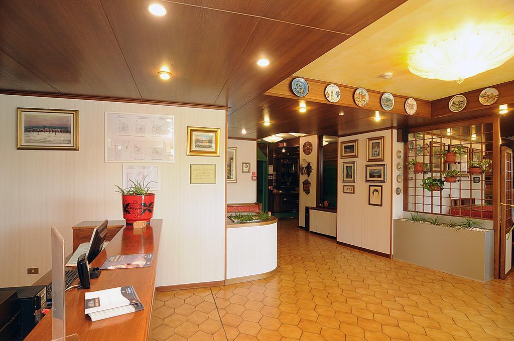 Hotel Astoria Tabiano Terme ภายนอก รูปภาพ