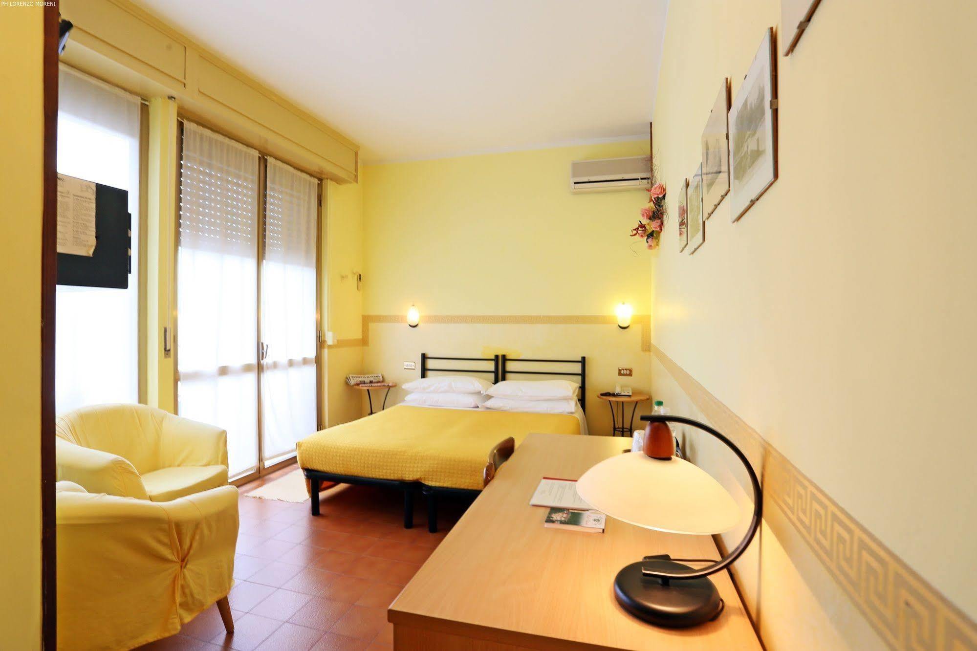 Hotel Astoria Tabiano Terme ภายนอก รูปภาพ