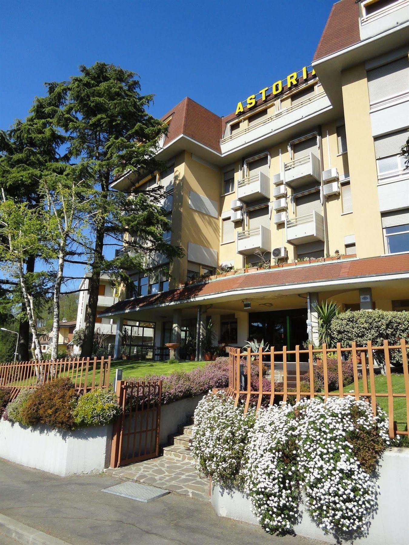 Hotel Astoria Tabiano Terme ภายนอก รูปภาพ