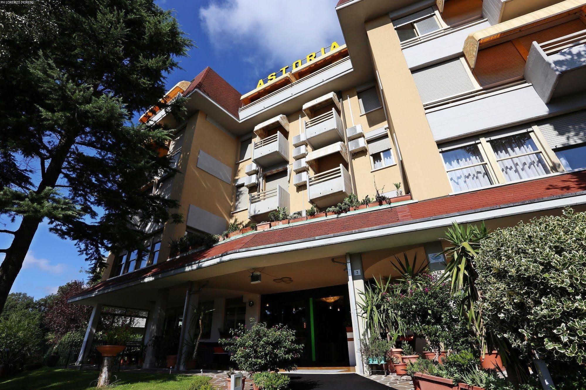 Hotel Astoria Tabiano Terme ภายนอก รูปภาพ