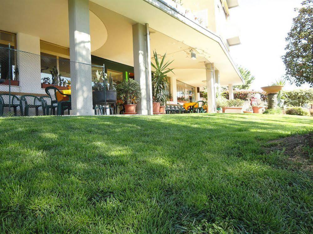 Hotel Astoria Tabiano Terme ภายนอก รูปภาพ