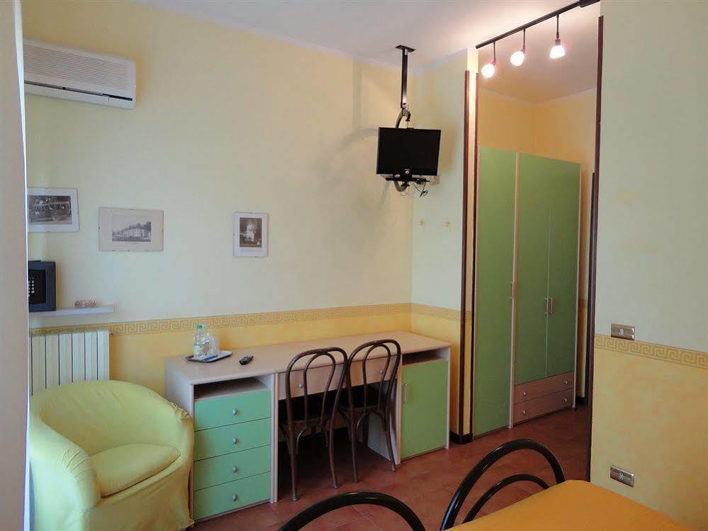 Hotel Astoria Tabiano Terme ภายนอก รูปภาพ