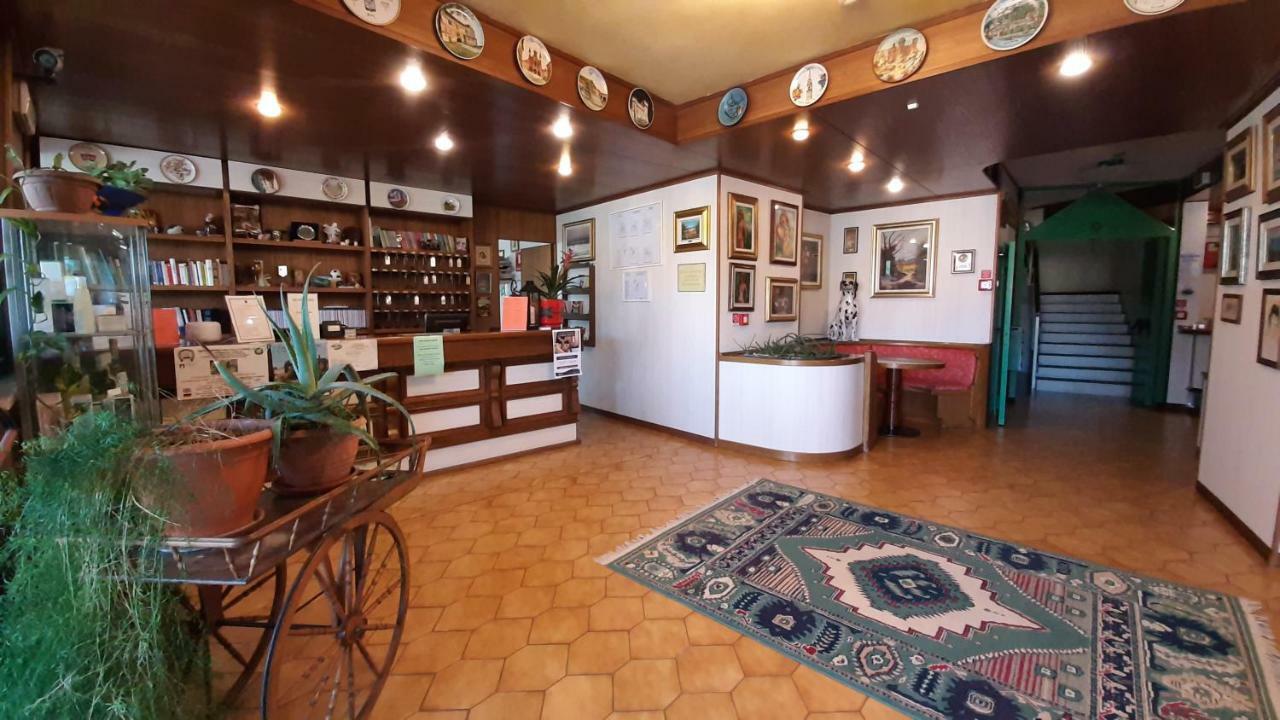Hotel Astoria Tabiano Terme ภายนอก รูปภาพ