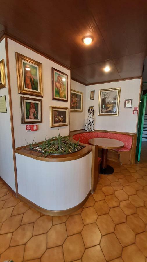Hotel Astoria Tabiano Terme ภายนอก รูปภาพ